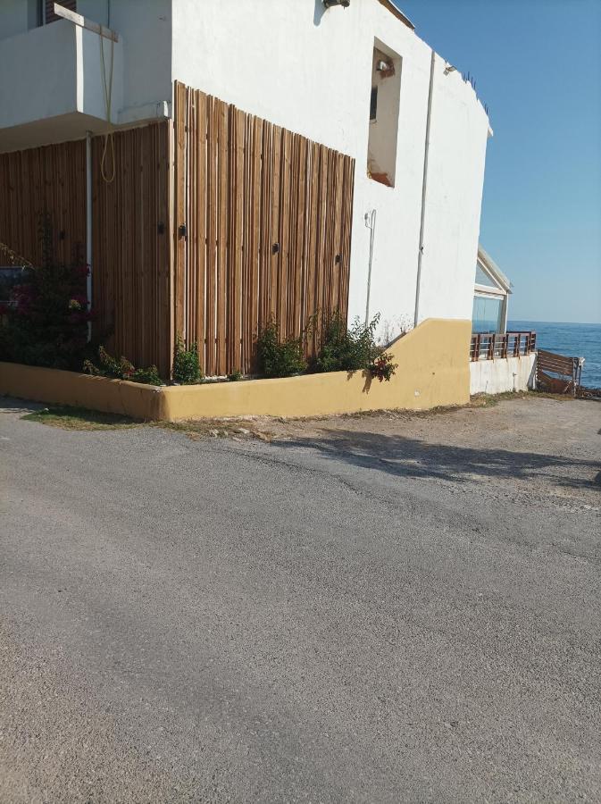 Beachfront Apartment Rethymno  Екстер'єр фото