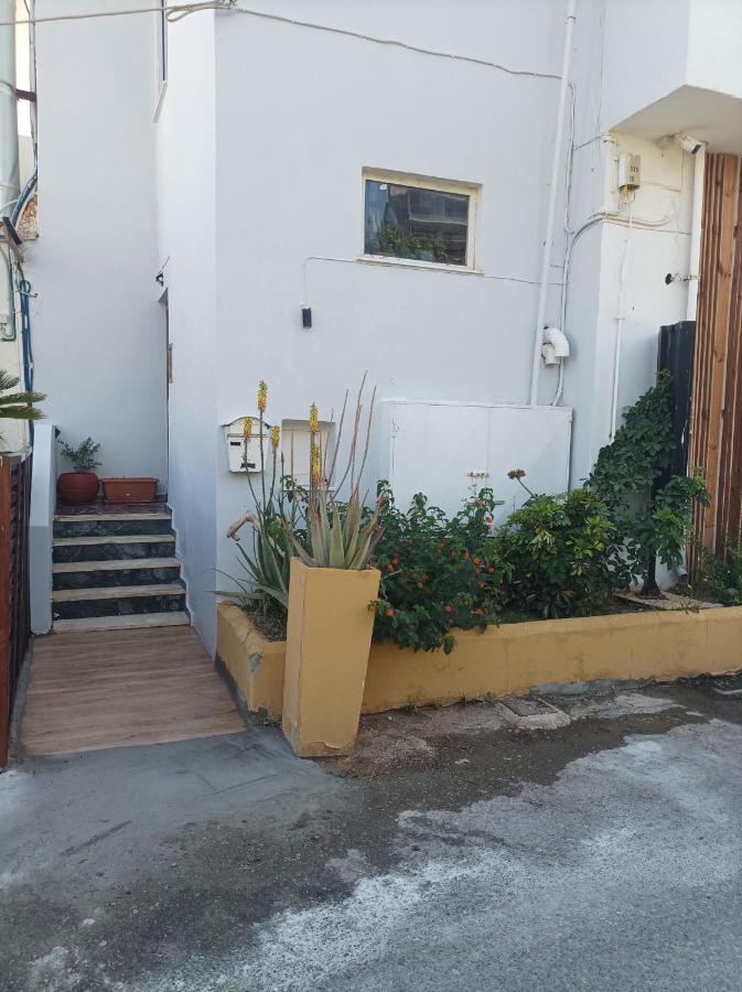 Beachfront Apartment Rethymno  Екстер'єр фото