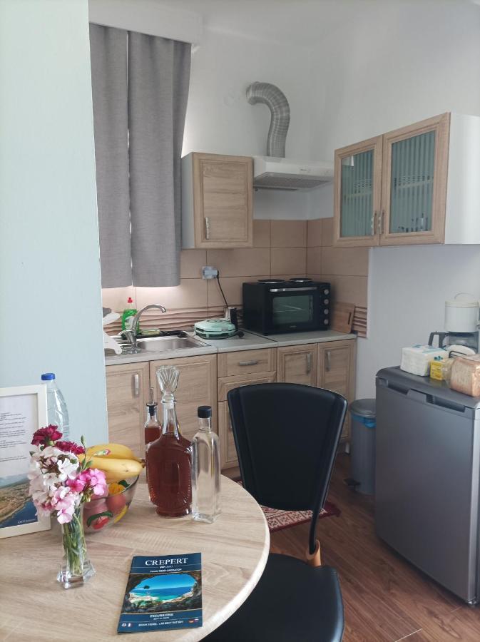 Beachfront Apartment Rethymno  Екстер'єр фото